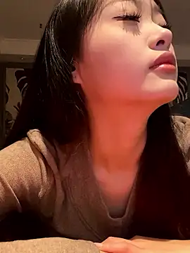 Snapshot of MengMeng0515 chatting on January 10, 9:11 am MengMeng0515 online show from January 10, 9:11 am