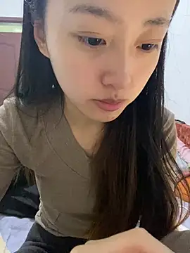 Snapshot of MengMeng0515 chatting on January 13, 12:21 pm MengMeng0515 online show from January 13, 12:21 pm