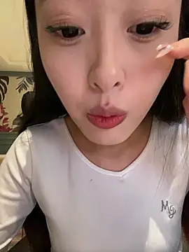 Snapshot of MengMeng0515 chatting on March 1, 2:19 pm MengMeng0515 online show from March 1, 2:19 pm