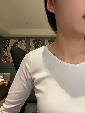 Snapshot of MengMeng0515 chatting on March 2, 2:24 pm MengMeng0515 online show from March 2, 2:24 pm