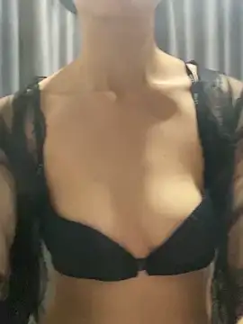 Snapshot of MengMeng0515 chatting on March 8, 3:05 pm MengMeng0515 online show from March 8, 3:05 pm