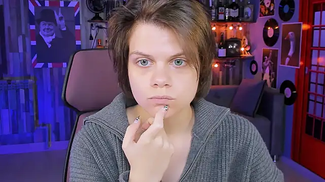 EllieMurler online show from September 25, 9:02 am