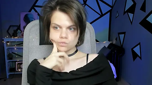 EllieMurler online show from October 3, 9:17 am