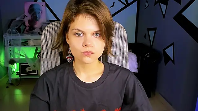 EllieMurler online show from October 22, 9:09 am