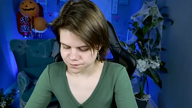 EllieMurler online show from October 24, 9:06 am