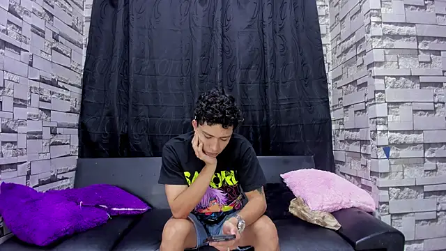 Snapshot of Crazy_Cult_Sex chatting on October 8, 1:42 pm Crazy Cult Sex online show from October 8, 1:42 pm