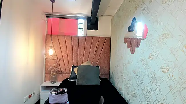 Snapshot of Kiara_Cruz__ chatting on February 28, 4:30 pm Kiara Cruz online show from February 28, 4:30 pm