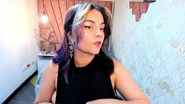 Snapshot of Kiara_Cruz__ chatting on March 3, 8:37 pm Kiara Cruz online show from March 3, 8:37 pm