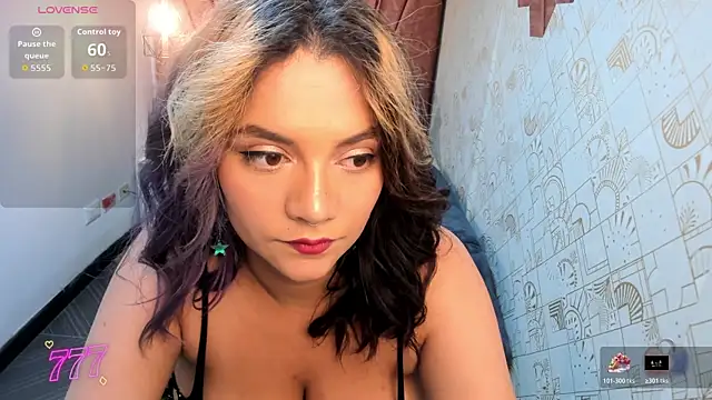 Snapshot of Kiara_Cruz__ chatting on March 24, 7:52 pm Kiara Cruz online show from March 24, 7:52 pm