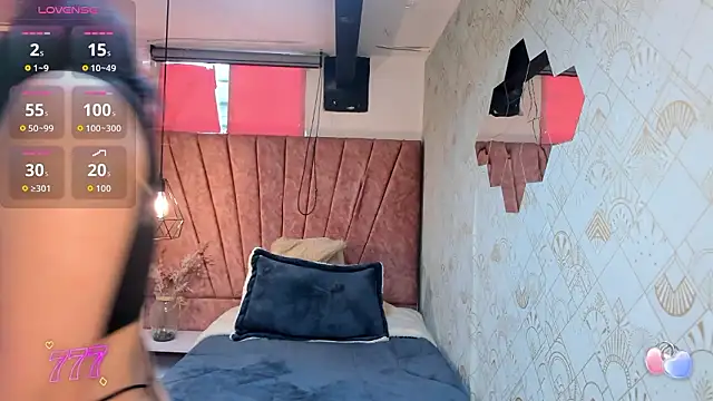 Snapshot of Kiara_Cruz__ chatting on March 25, 9:54 pm Kiara Cruz online show from March 25, 9:54 pm