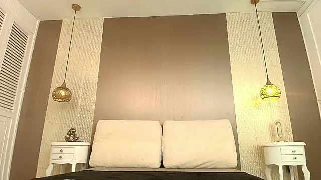 Snapshot of Tiifany_Baker chatting on February 20, 7:47 pm Tiifany Baker online show from February 20, 7:47 pm