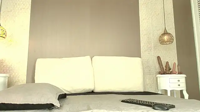 Snapshot of Tiifany_Baker chatting on April 20, 7:59 pm Tiifany Baker online show from April 20, 7:59 pm