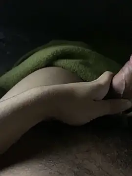 Snapshot of renannoviinho17z chatting on March 28, 11:48 pm renannoviinho17z online show from March 28, 11:48 pm