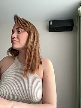 Snapshot of KittyMarry chatting on March 25, 12:00 pm KittyMarry online show from March 25, 12:00 pm