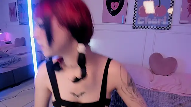 Zoe Lynch  online show from April 24, 11:56 am