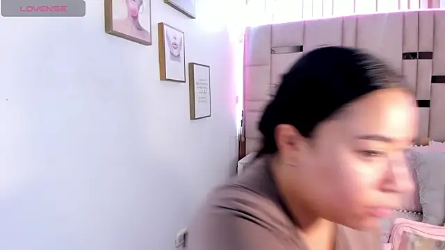 Zoey thompson online show from October 18, 3:13 pm