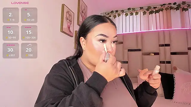 Zoey thompson online show from November 15, 8:27 pm