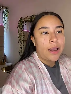 Zoey thompson online show from January 5, 7:39 pm