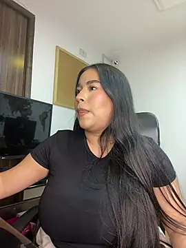 Zoey thompson online show from May 9, 3:34 am