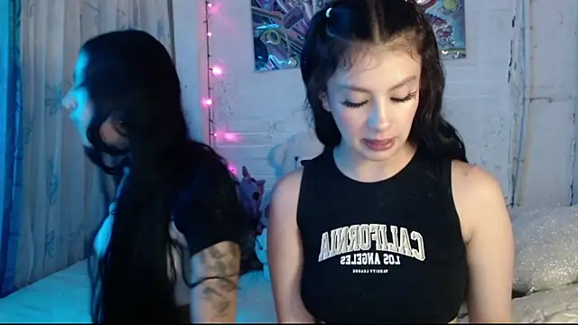 Snapshot of Pamelaa_reyess_2 chatting on March 13, 2:18 am Pamelaa reyess 2 online show from March 13, 2:18 am