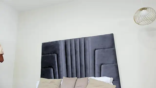 Mia smith x1 online show from February 3, 1:38 pm