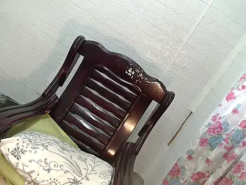 Side Chick online show from May 15, 2:51 am