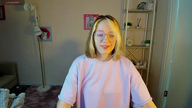 R0cket bunny online show from October 6, 1:14 am