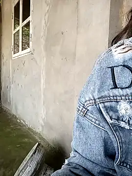 Snapshot of chau1 chatting on March 31, 3:19 am chau1 online show from March 31, 3:19 am