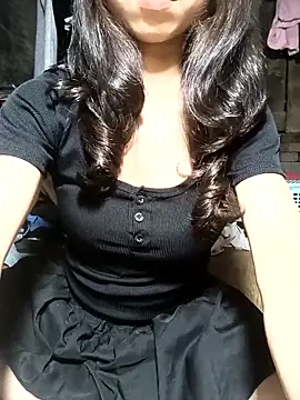 Snapshot of chau1 chatting on April 1, 6:03 am chau1 online show from April 1, 6:03 am