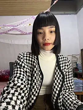 Snapshot of andymi1 chatting on October 25, 2:52 am andymi1 online show from October 25, 2:52 am