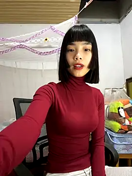 Snapshot of andymi1 chatting on October 28, 1:42 am andymi1 online show from October 28, 1:42 am