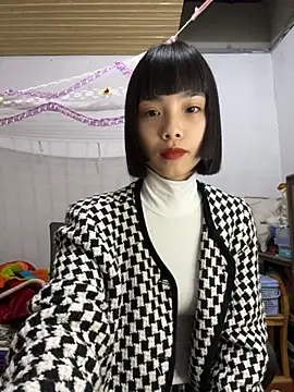 Snapshot of andymi1 chatting on November 3, 1:51 am andymi1 online show from November 3, 1:51 am