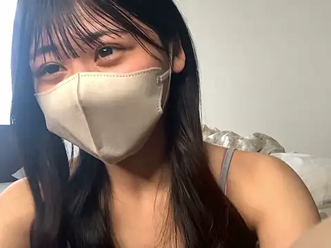 Snapshot of 0p-saki-p0 chatting on April 12, 5:34 am 0p-saki-p0 online show from April 12, 5:34 am