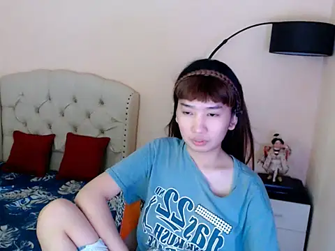 ShantalFoxxy  online show from May 11, 6:41 am