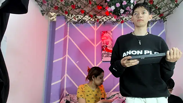 lau and boys18 online show from September 9, 1:32 pm