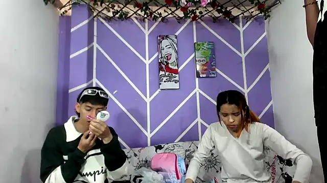 lau and boys18 online show from September 14, 1:43 pm