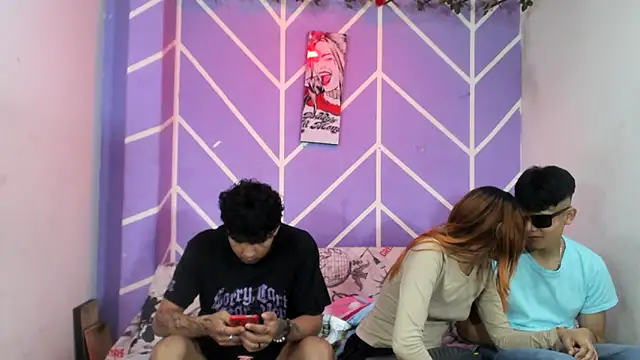 lau and boys18 online show from September 27, 1:49 pm