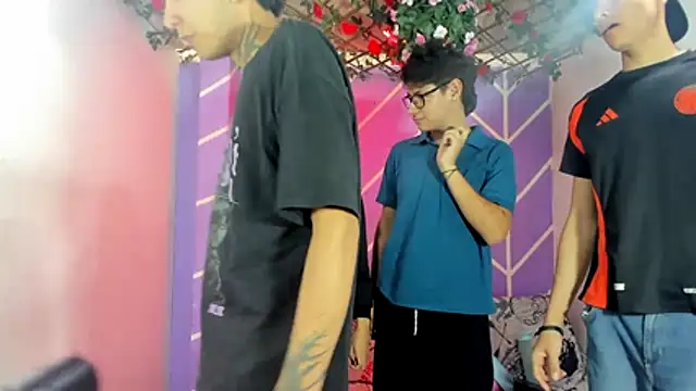 lau and boys18 online show from October 25, 2:35 pm