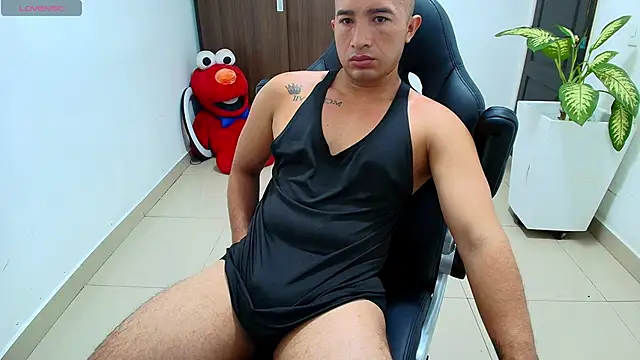 Snapshot of sebastian_oconnor77 chatting on September 25, 12:42 pm sebastian oconnor77 online show from September 25, 12:42 pm