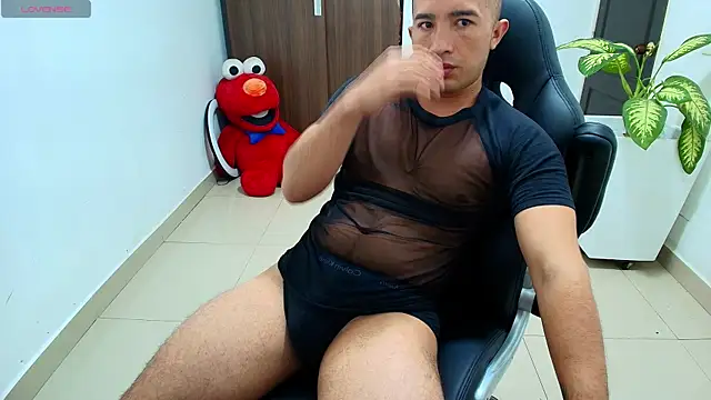 Snapshot of sebastian_oconnor77 chatting on September 27, 12:43 pm sebastian oconnor77 online show from September 27, 12:43 pm