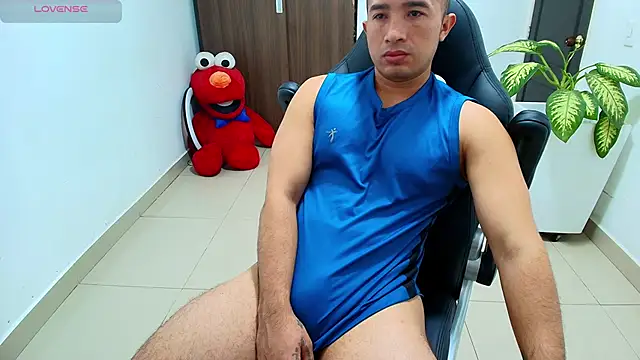 Snapshot of sebastian_oconnor77 chatting on October 4, 12:47 pm sebastian oconnor77 online show from October 4, 12:47 pm