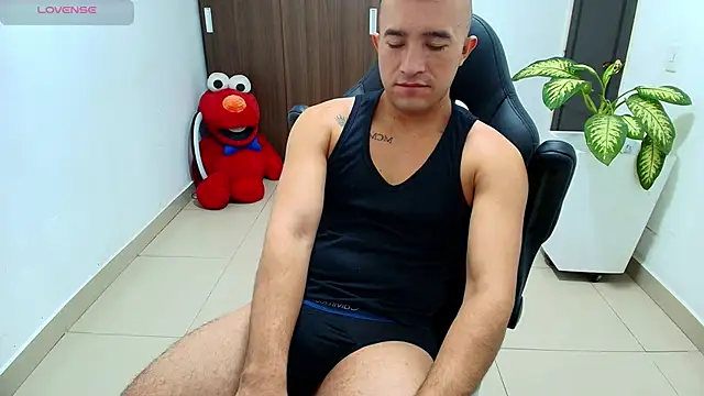 Snapshot of sebastian_oconnor77 chatting on October 9, 12:47 pm sebastian oconnor77 online show from October 9, 12:47 pm