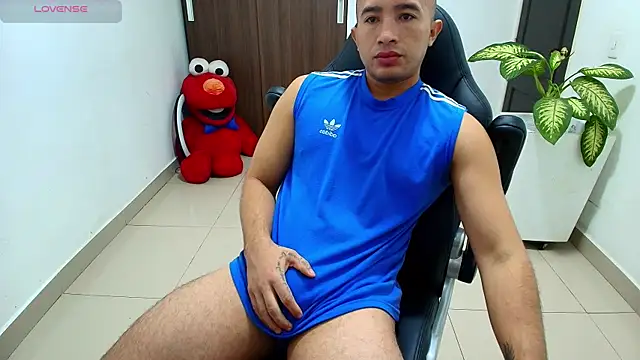 Snapshot of sebastian_oconnor77 chatting on October 11, 12:36 pm sebastian oconnor77 online show from October 11, 12:36 pm