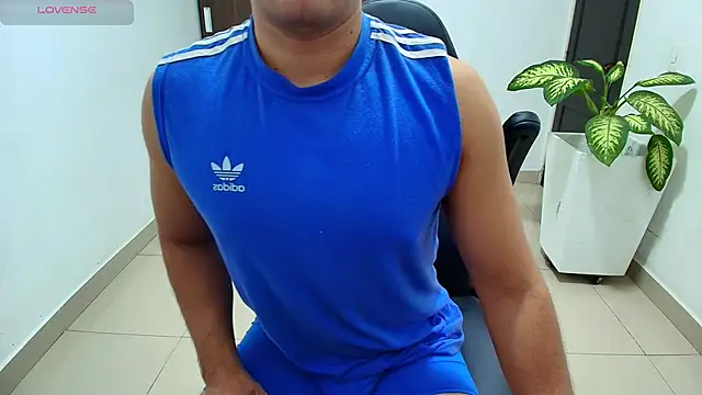 Snapshot of sebastian_oconnor77 chatting on October 23, 12:37 pm sebastian oconnor77 online show from October 23, 12:37 pm