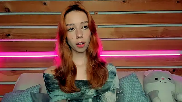 Lori Williams online show from September 19, 1:07 am