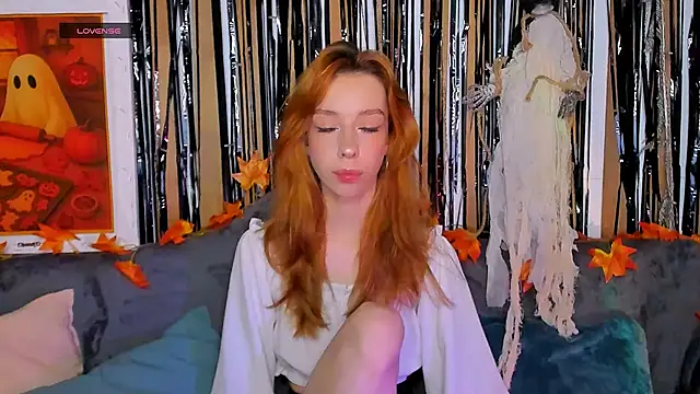 Lori Williams online show from October 27, 12:58 am