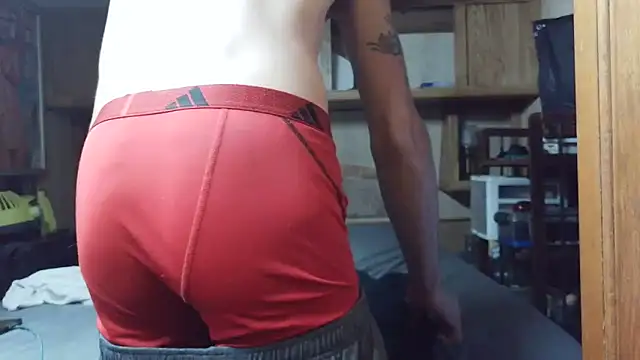 Snapshot of mike42088 chatting on October 15, 12:33 am mike42088 online show from October 15, 12:33 am