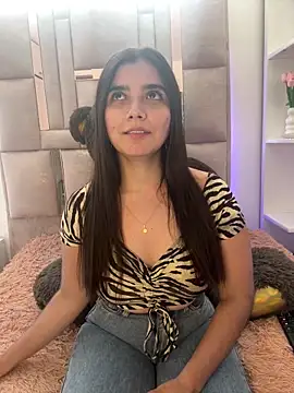 salomecute21 online show from September 24, 1:47 pm