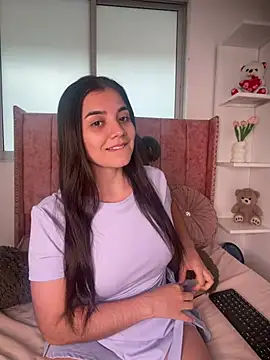 Snapshot of salomecute21 chatting on July 10, 11:35 am salomecute21 online show from July 10, 11:35 am