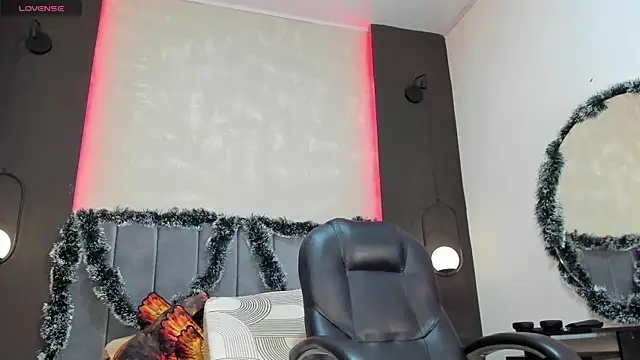 Liam walk  online show from November 29, 8:12 pm